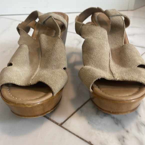 NWOT Anthropologie Barbara Barbieri Italian taupe leather wedge sandals size 8 - Picture 7 of 11